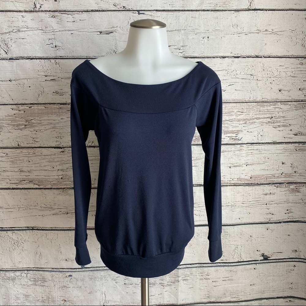 Dark blue The limited top